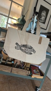 Tasche mit Schildkröten Linoldruck